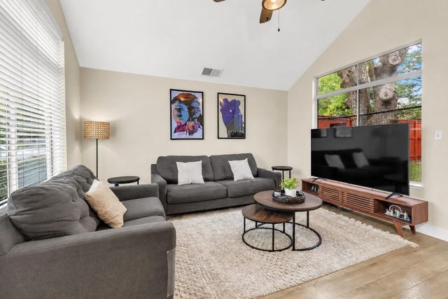 124 Sutcliffe Cir, Folsom, CA 95630