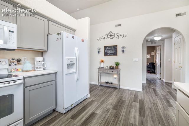 938 Cedarcrest Drive, Pueblo, CO 81005