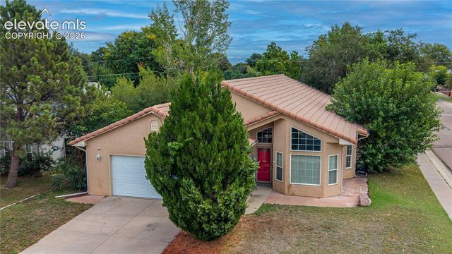 938 Cedarcrest Drive, Pueblo, CO 81005