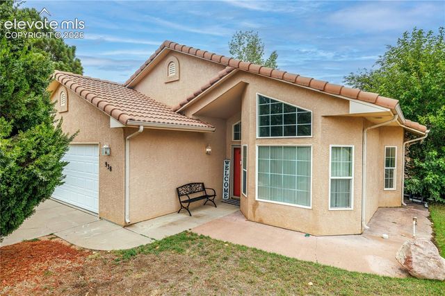 938 Cedarcrest Drive, Pueblo, CO 81005