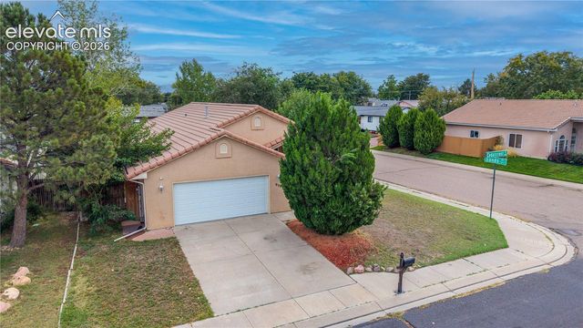 938 Cedarcrest Drive, Pueblo, CO 81005
