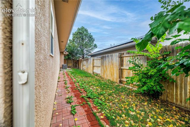 938 Cedarcrest Drive, Pueblo, CO 81005