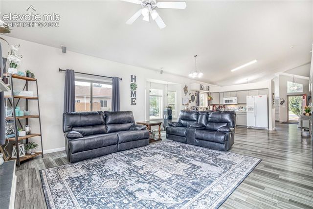 938 Cedarcrest Drive, Pueblo, CO 81005