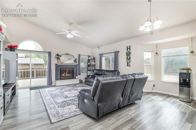 938 Cedarcrest Drive, Pueblo, CO 81005