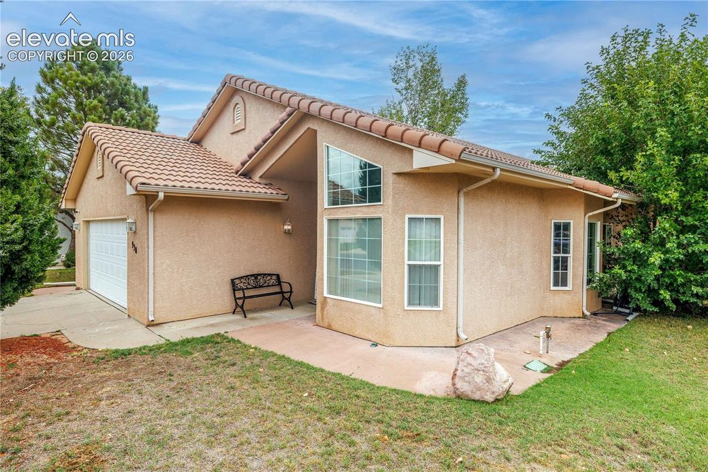 938 Cedarcrest Drive, Pueblo, CO 81005 — photo 3