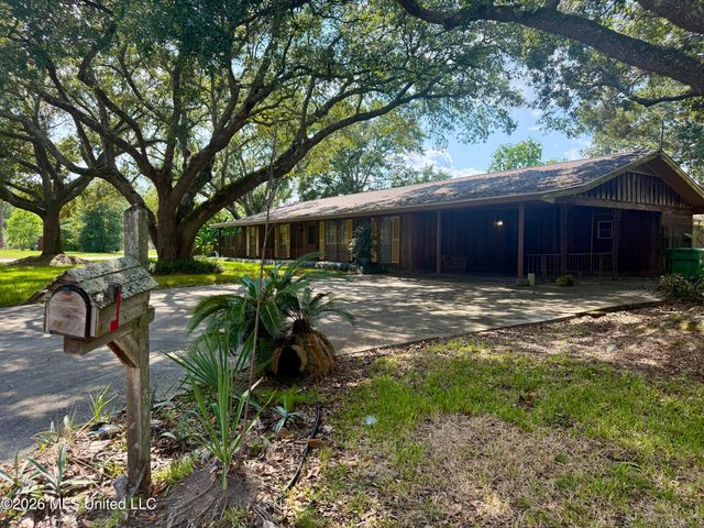 12800 Cambridge Boulevard, Ocean Springs, MS 39564
