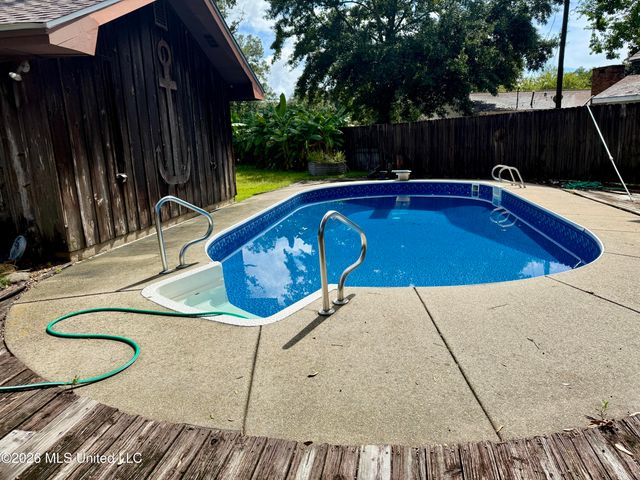 12800 Cambridge Boulevard, Ocean Springs, MS 39564