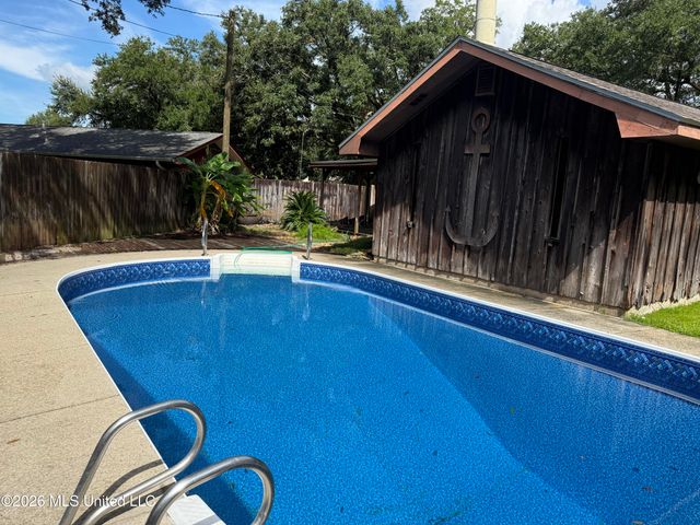 12800 Cambridge Boulevard, Ocean Springs, MS 39564