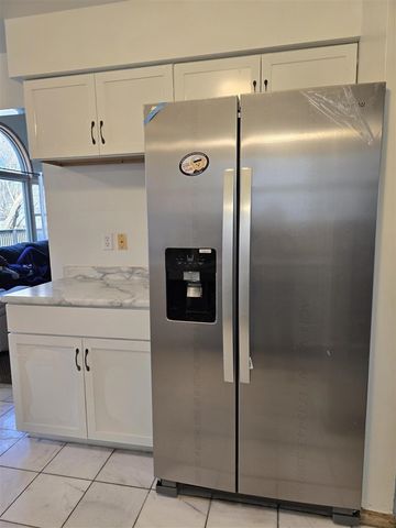 8287 Berkshire Drive, Ypsilanti, MI 48198