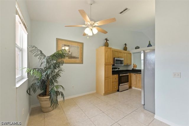 357 Robin Hood CIR 202, Naples, FL 34104