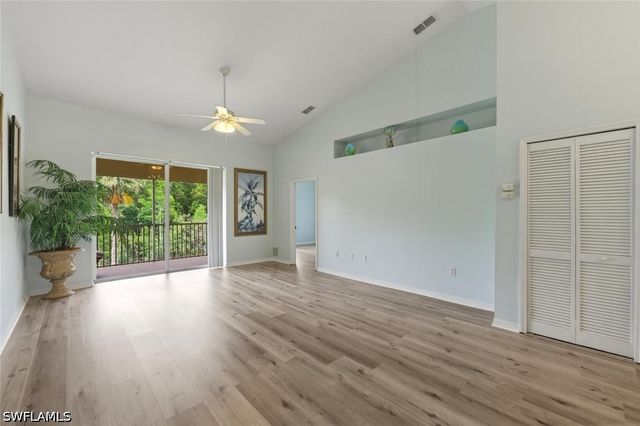 357 Robin Hood CIR 202, Naples, FL 34104