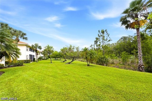 357 Robin Hood CIR 202, Naples, FL 34104
