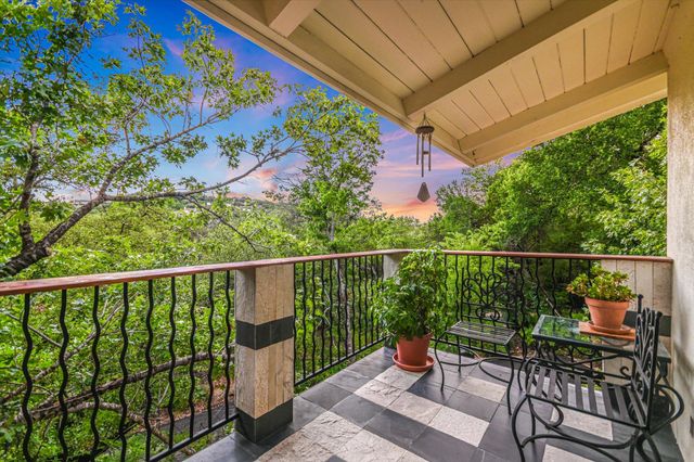 19 Sugar Shack DR, West Lake Hills, TX 78746