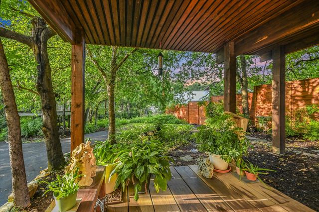 19 Sugar Shack DR, West Lake Hills, TX 78746