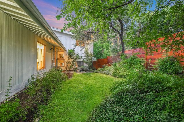 19 Sugar Shack DR, West Lake Hills, TX 78746