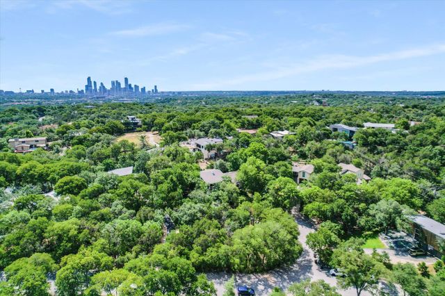 19 Sugar Shack DR, West Lake Hills, TX 78746