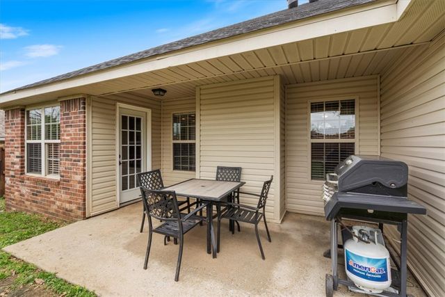 203 W Necessary Drive, Rogers, AR 72758