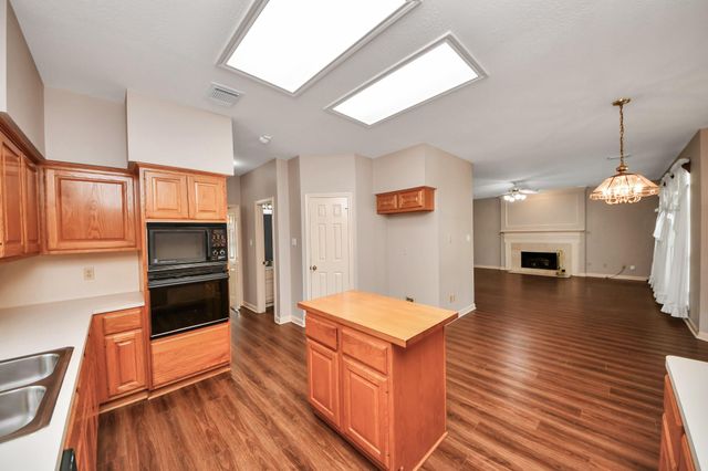 14514 Redwood Bend Trail, Houston, TX 77062