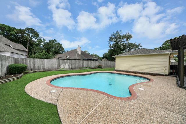 14514 Redwood Bend Trail, Houston, TX 77062