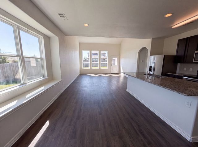1713 Blue Jay Drive, Ennis, TX 75119
