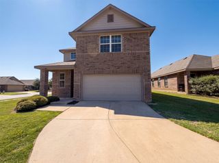 1713 Blue Jay Drive, Ennis, TX 75119
