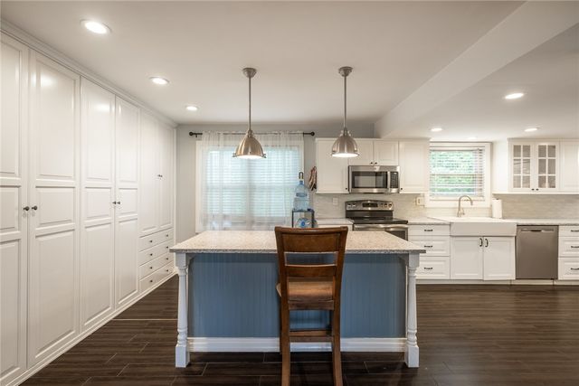 204 Saundra Court, Beavercreek, OH 45430