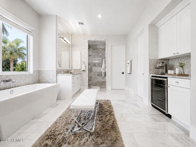 6823 E VALLEY VISTA Lane, Paradise Valley, AZ 85253