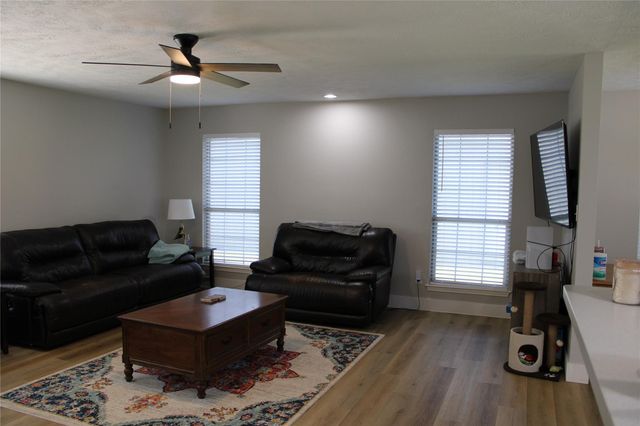 17903 County Road 125, Pearland, TX 77581