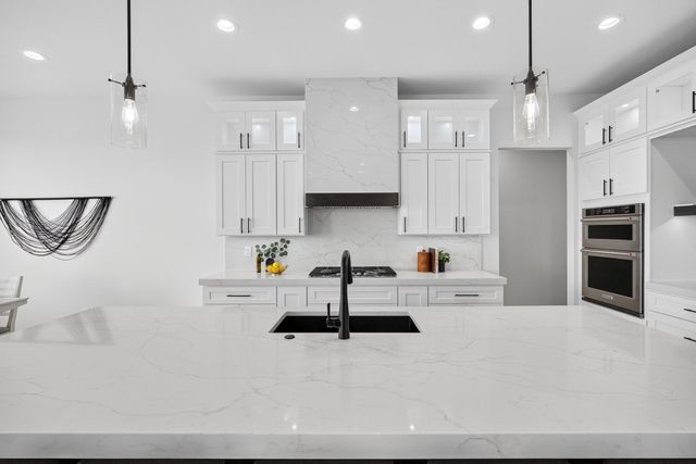 1305 NW 28th Street, Grimes, IA 50111