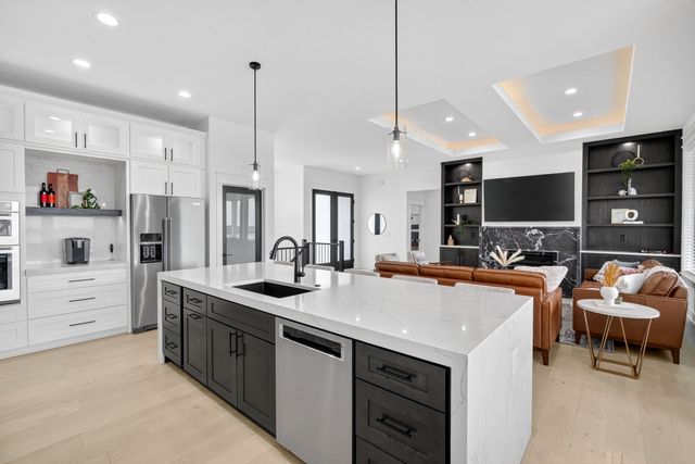 1305 NW 28th Street, Grimes, IA 50111