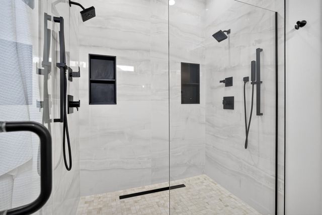 1305 NW 28th Street, Grimes, IA 50111