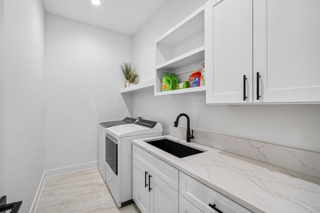 1305 NW 28th Street, Grimes, IA 50111