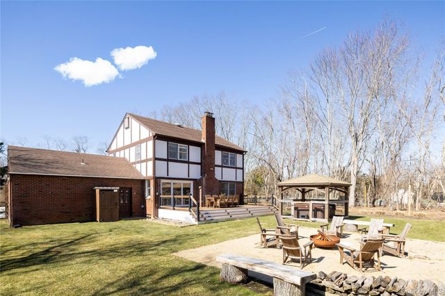 3190 The Long Way Lane, East Marion, NY 11939