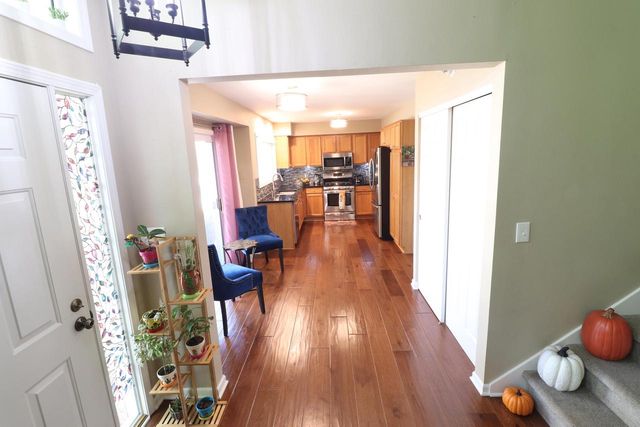 14241 W Waterford Square DRIVE, New Berlin, WI 53151