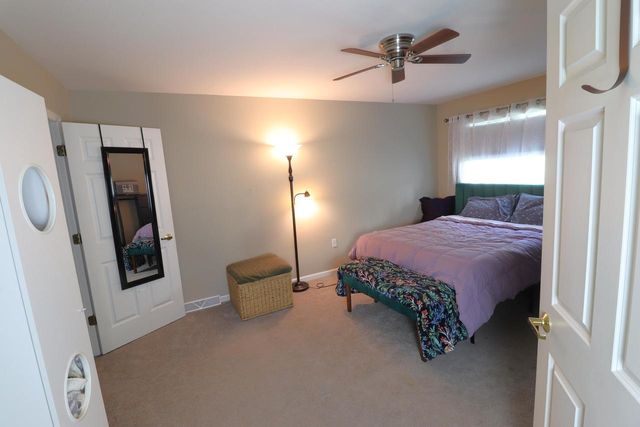 14241 W Waterford Square DRIVE, New Berlin, WI 53151