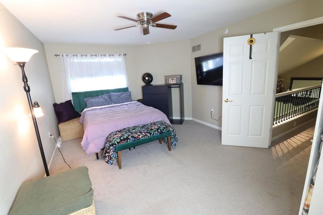14241 W Waterford Square DRIVE, New Berlin, WI 53151