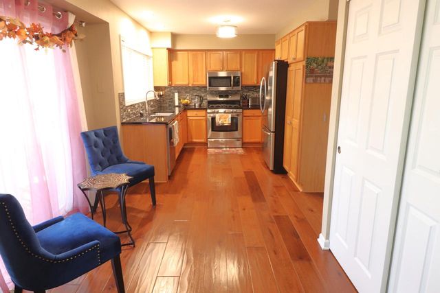 14241 W Waterford Square DRIVE, New Berlin, WI 53151