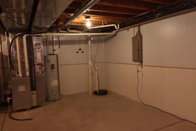 14241 W Waterford Square DRIVE, New Berlin, WI 53151