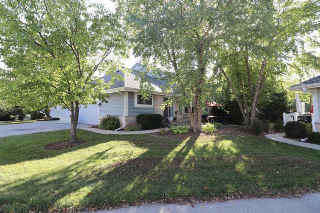 14241 W Waterford Square DRIVE, New Berlin, WI 53151