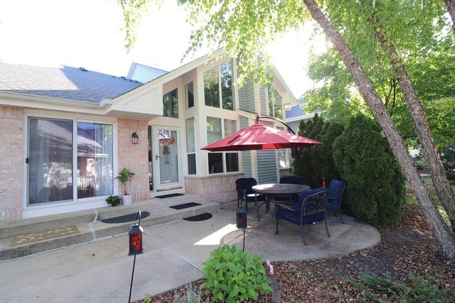 14241 W Waterford Square DRIVE, New Berlin, WI 53151
