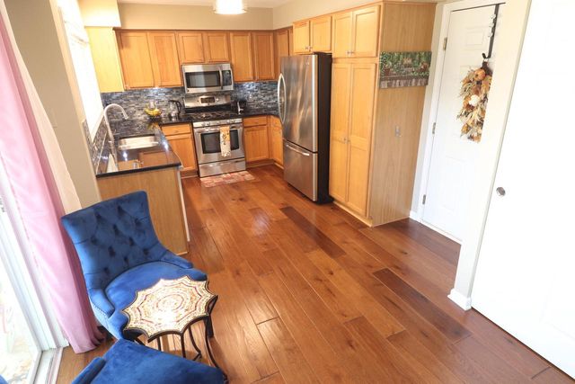 14241 W Waterford Square DRIVE, New Berlin, WI 53151
