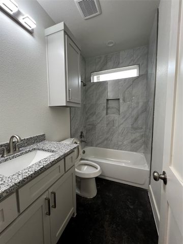 1227 Rosemary Street, Greenville, TX 75401