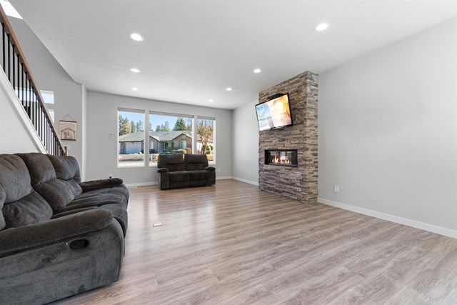 11625 N Alberta Ln, Spokane, WA 99218