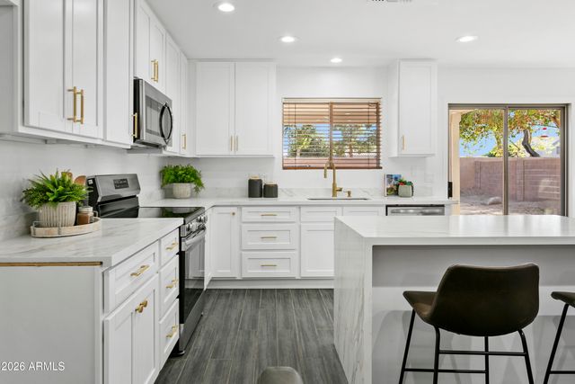 1591 E BRADSTOCK Way, San Tan Valley, AZ 85140