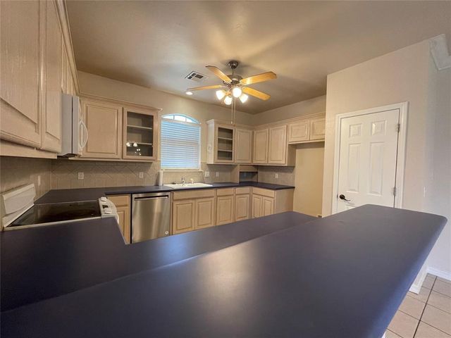 9621 Montclaire Drive, Midwest City, OK 73130