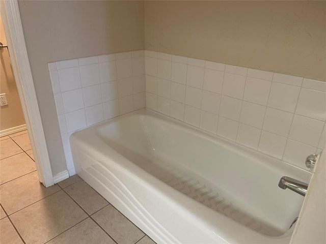 9621 Montclaire Drive, Midwest City, OK 73130