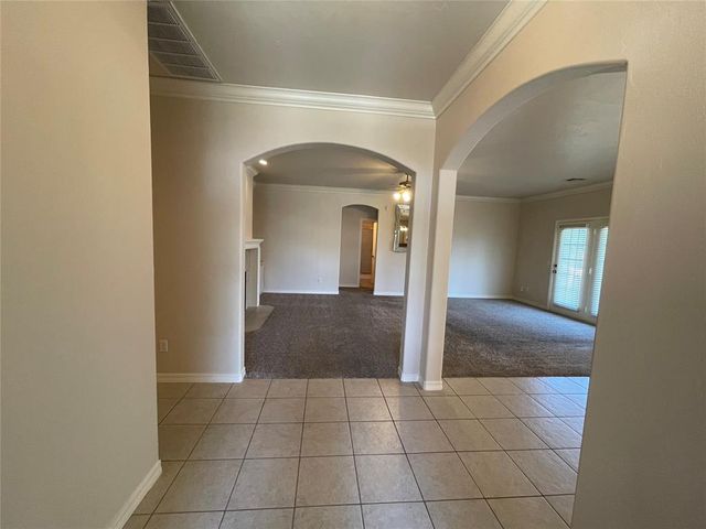 9621 Montclaire Drive, Midwest City, OK 73130