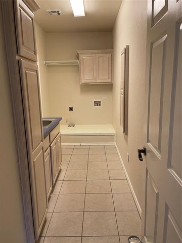 9621 Montclaire Drive, Midwest City, OK 73130
