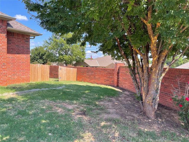9621 Montclaire Drive, Midwest City, OK 73130