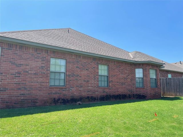 9621 Montclaire Drive, Midwest City, OK 73130